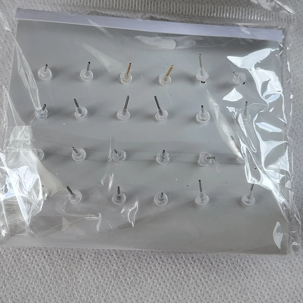 12 Pair Fashion Earrings